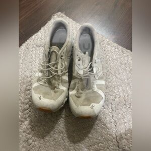 On Cloud Running Shoes – White/Gum – Size 8.5